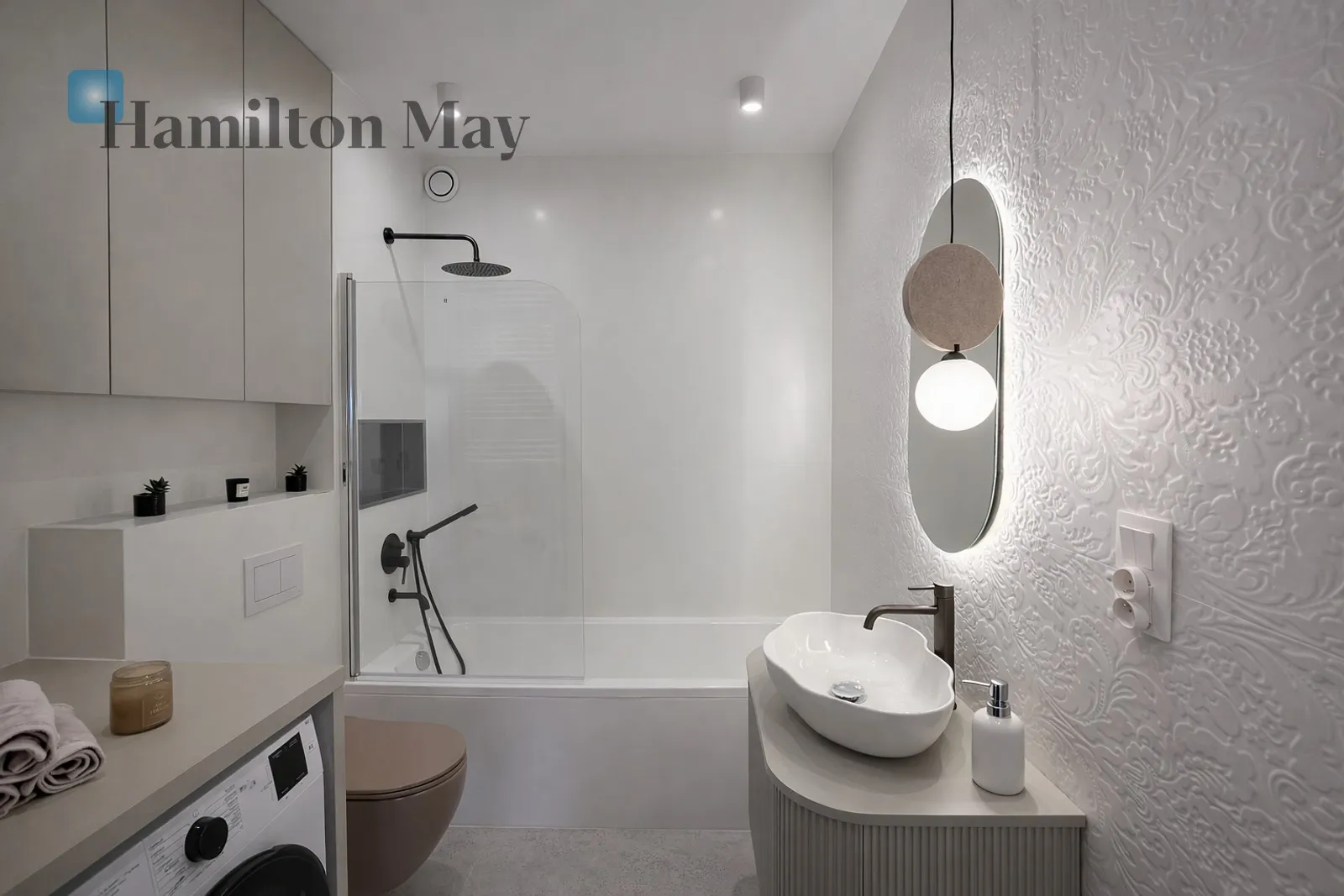 Сучасна квартира з унікальним оздобленням - тристороннє виходу з балконом - slider