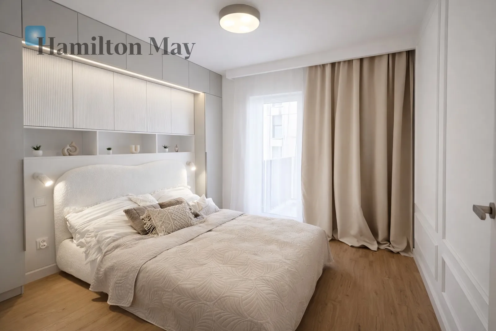 Сучасна квартира з унікальним оздобленням - тристороннє виходу з балконом - slider