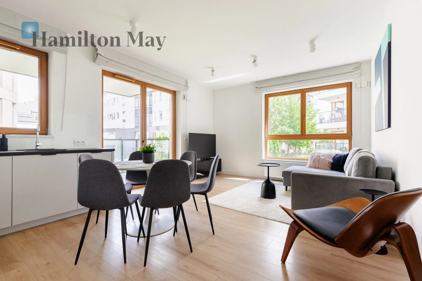 Street: Ludwiki Region: Wola Subregion: Czyste Distance to centre: 3.16 km Level: 1 Price: 8100 PLN Bedrooms: 2 Bathrooms: 2 Size: 58m2 Price/m2: 140 PLN - slider