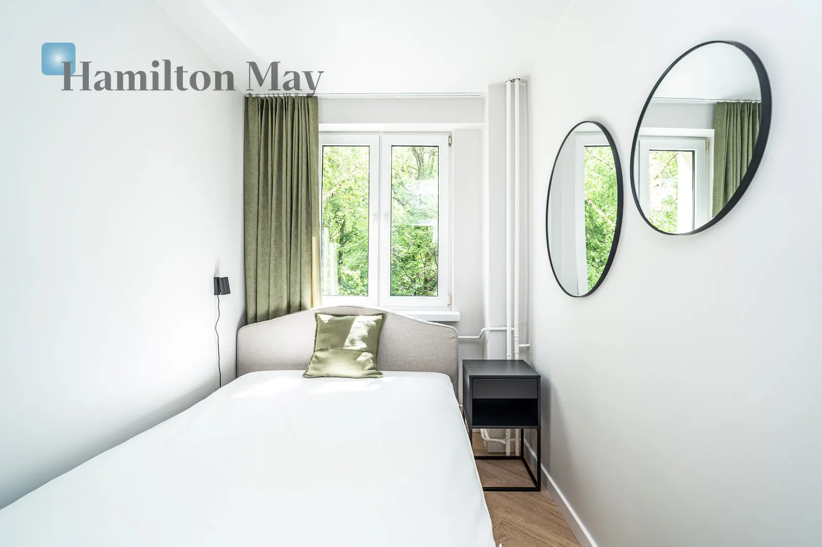 Region: Stare Miasto Subregion: Piasek Distance to centre: 1.16 km Level: 2 Price: 3300 PLN Bedrooms: 1 Bathrooms: 1 Size: 35.5m2 - slider