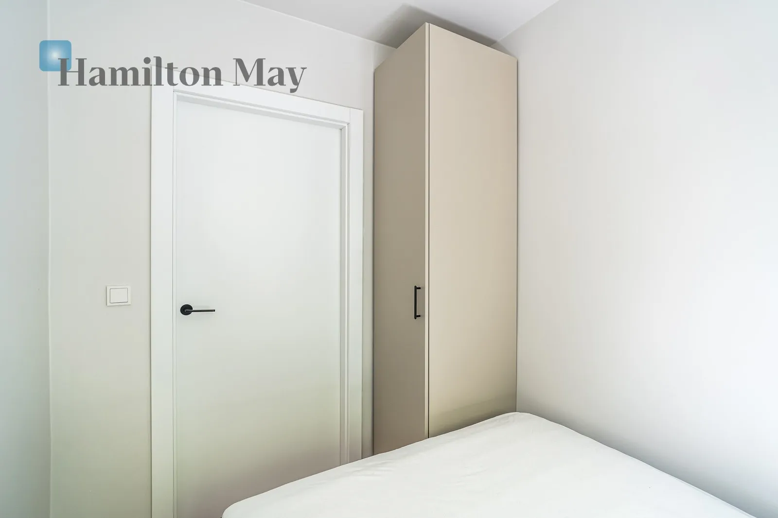 Subregion: Piasek Distance to centre: 1.16 km Level: 2 Price: 3300 PLN Bedrooms: 1 Bathrooms: 1 Size: 35.5m2 Price/m2: 93 PLN - slider