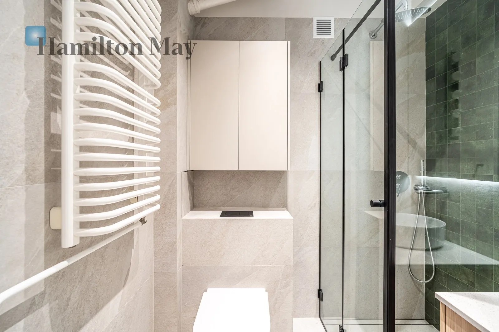 Distance to centre: 1.16 km Level: 2 Price: 3300 PLN Bedrooms: 1 Bathrooms: 1 Size: 35.5m2 Price/m2: 93 PLN - slider