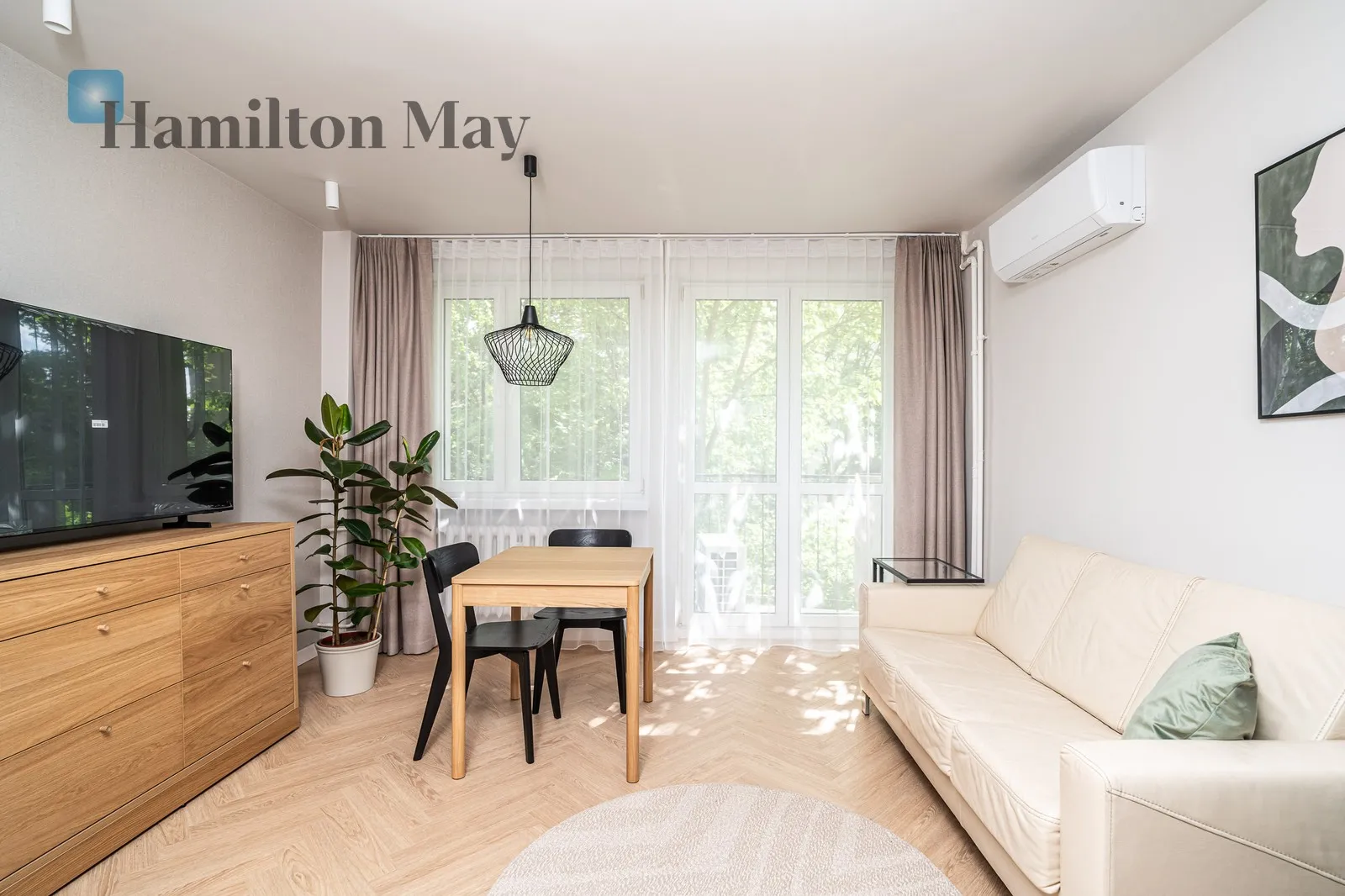 Street: Łobzowska Region: Stare Miasto Subregion: Piasek Distance to centre: 1.16 km Level: 2 Price: 3300 PLN Bedrooms: 1 Bathrooms: 1 Size: 35.5m2 Price/m2: 93 PLN - slider
