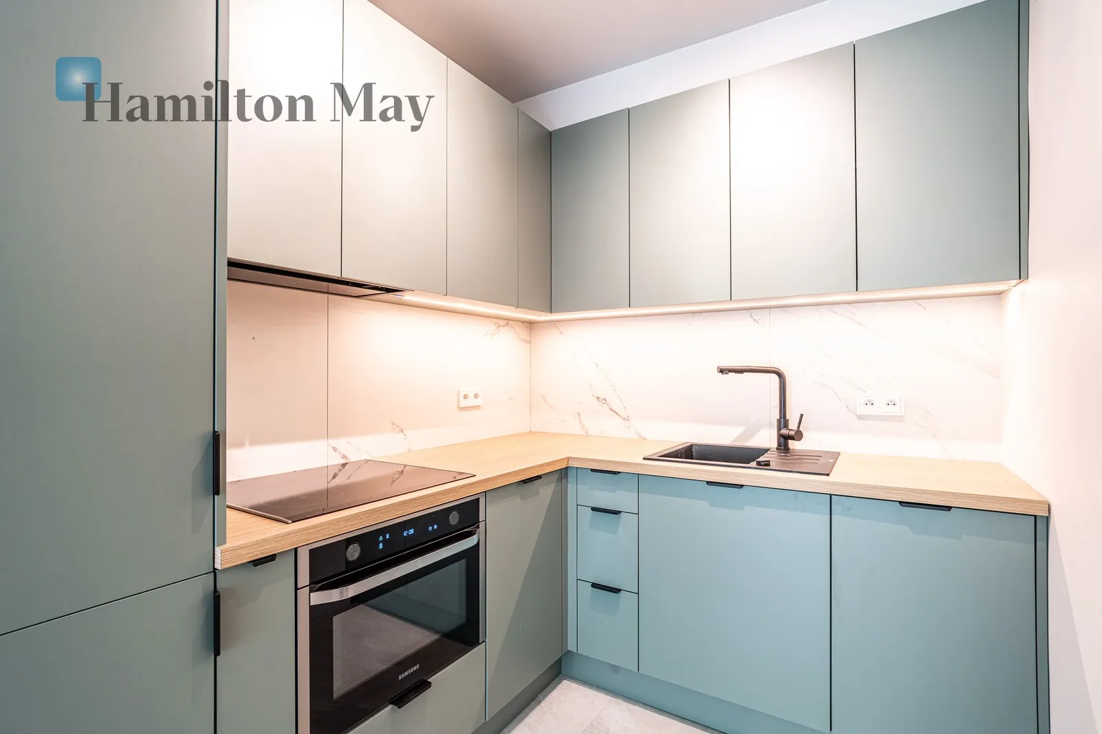 Street: Łobzowska Region: Stare Miasto Subregion: Piasek Distance to centre: 1.16 km Level: 2 Price: 3300 PLN Bedrooms: 1 Bathrooms: 1 - slider
