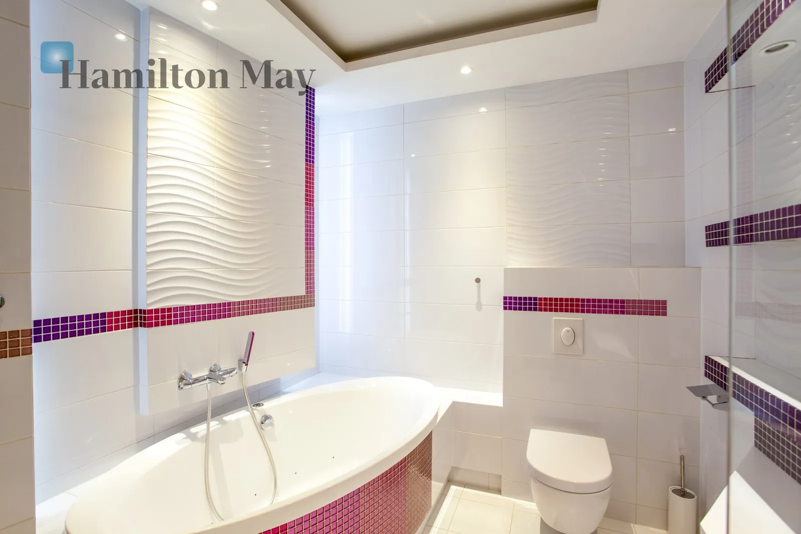 Level: 7 Price: 4100000 PLN Bedrooms: 3 Bathrooms: 3 Size: 172.9m2 - slider