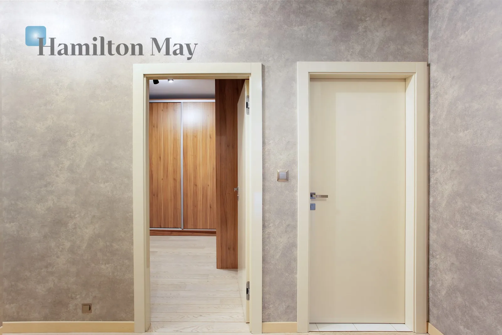 Bedrooms: 3 Bathrooms: 3 Size: 172.9m2 Price/m2: 23713 PLN - slider