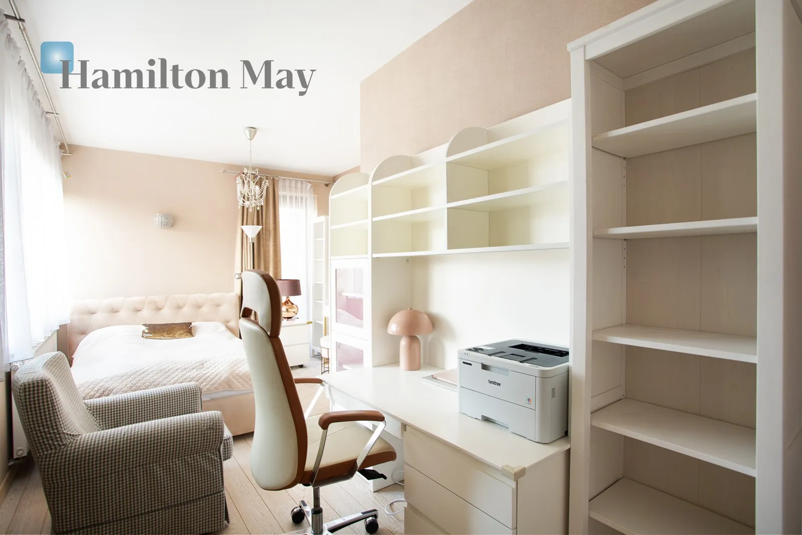 Distance to centre: 2.19 km Level: 7 Price: 4100000 PLN Bedrooms: 3 Bathrooms: 3 - slider