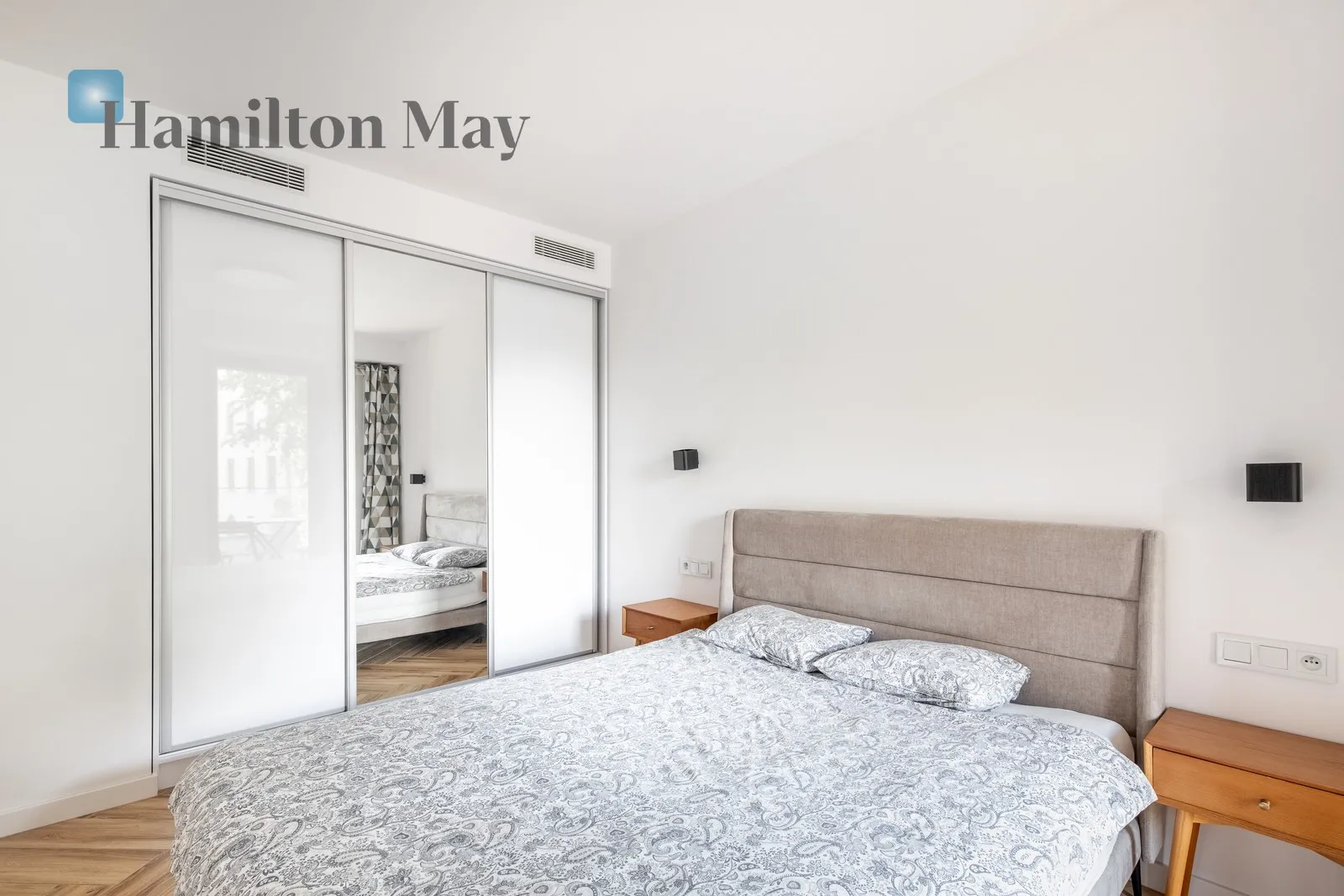 Angel Stradom | Elegancki apartament z dostępem do strefy wellness w sercu Starego Miasta - slider