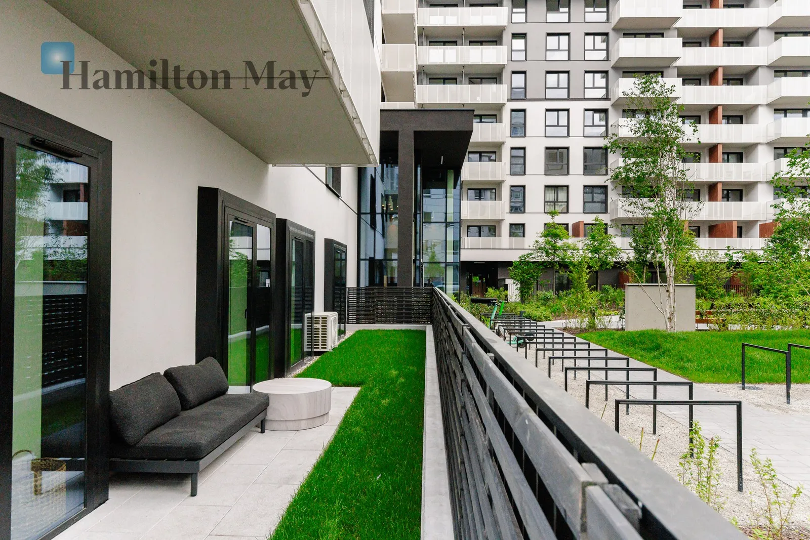 Distance to centre: 5.29 km Level: 7 Price: 15600 PLN Bedrooms: 3 Bathrooms: 2 Size: 85m2 Price/m2: 184 PLN - slider
