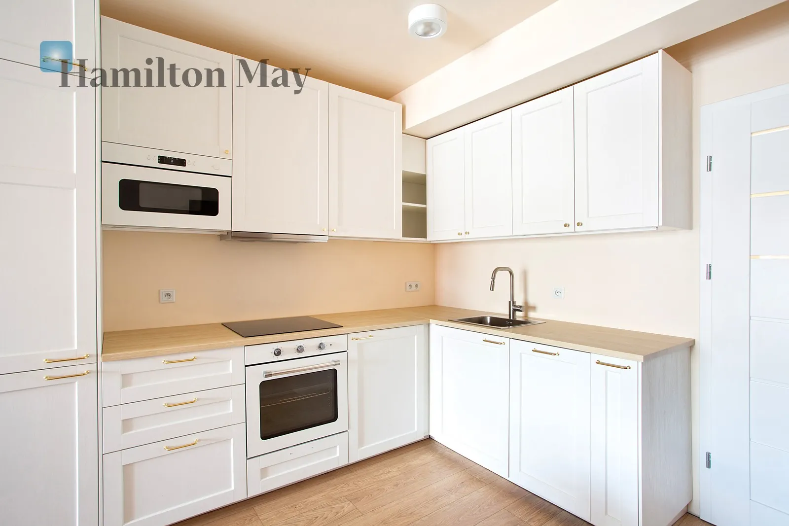 City: Kraków Street: Przemysłowa Region: Podgórze Subregion: Zabłocie Distance to centre: 2.19 km Level: 6 Price: 769000 PLN Bedrooms: 0 - slider