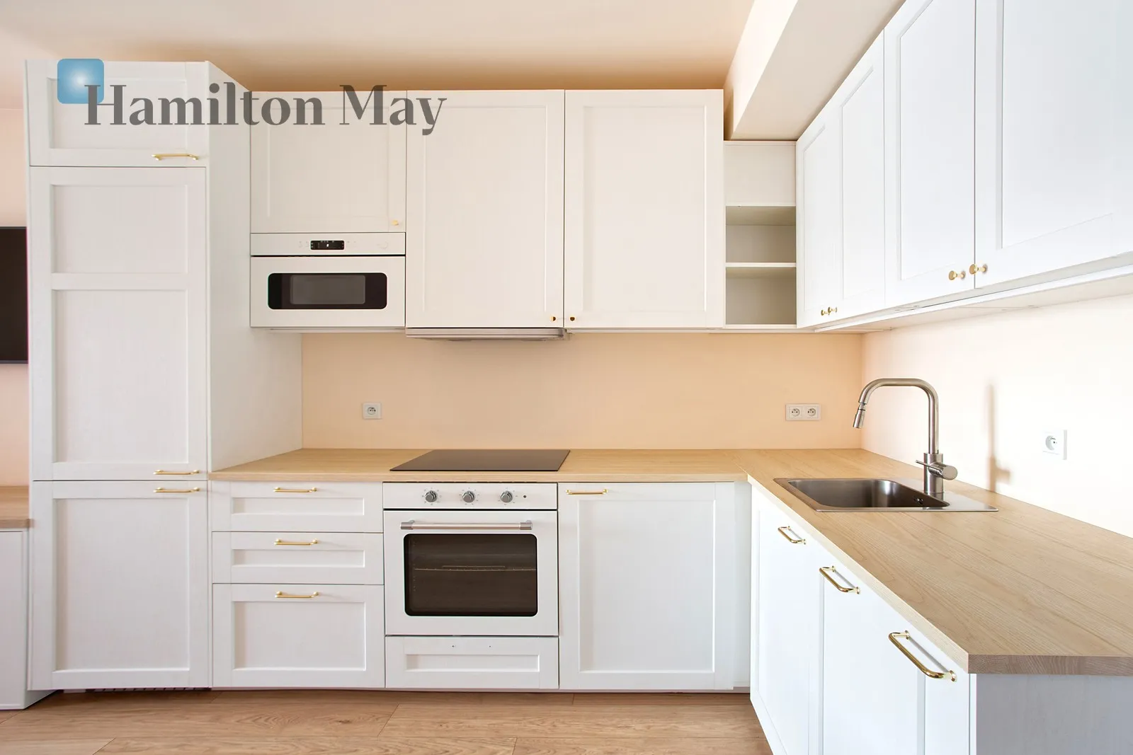 Street: Przemysłowa Region: Podgórze Subregion: Zabłocie Distance to centre: 2.19 km Level: 6 Price: 769000 PLN Bedrooms: 0 Bathrooms: 1 - slider