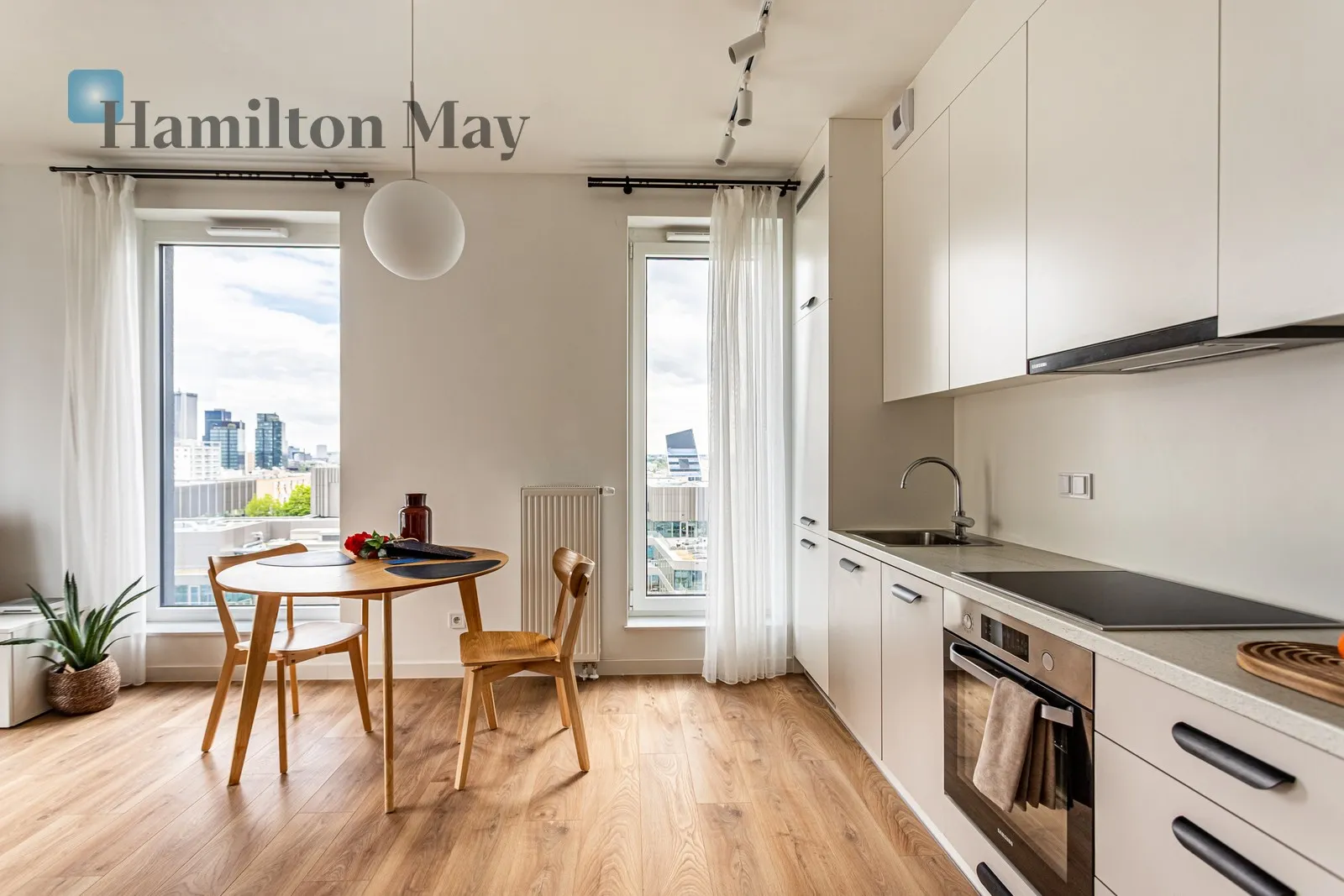 Studio | 39.62 m2 | Close to the Center | High floor in Unique Tower - slider