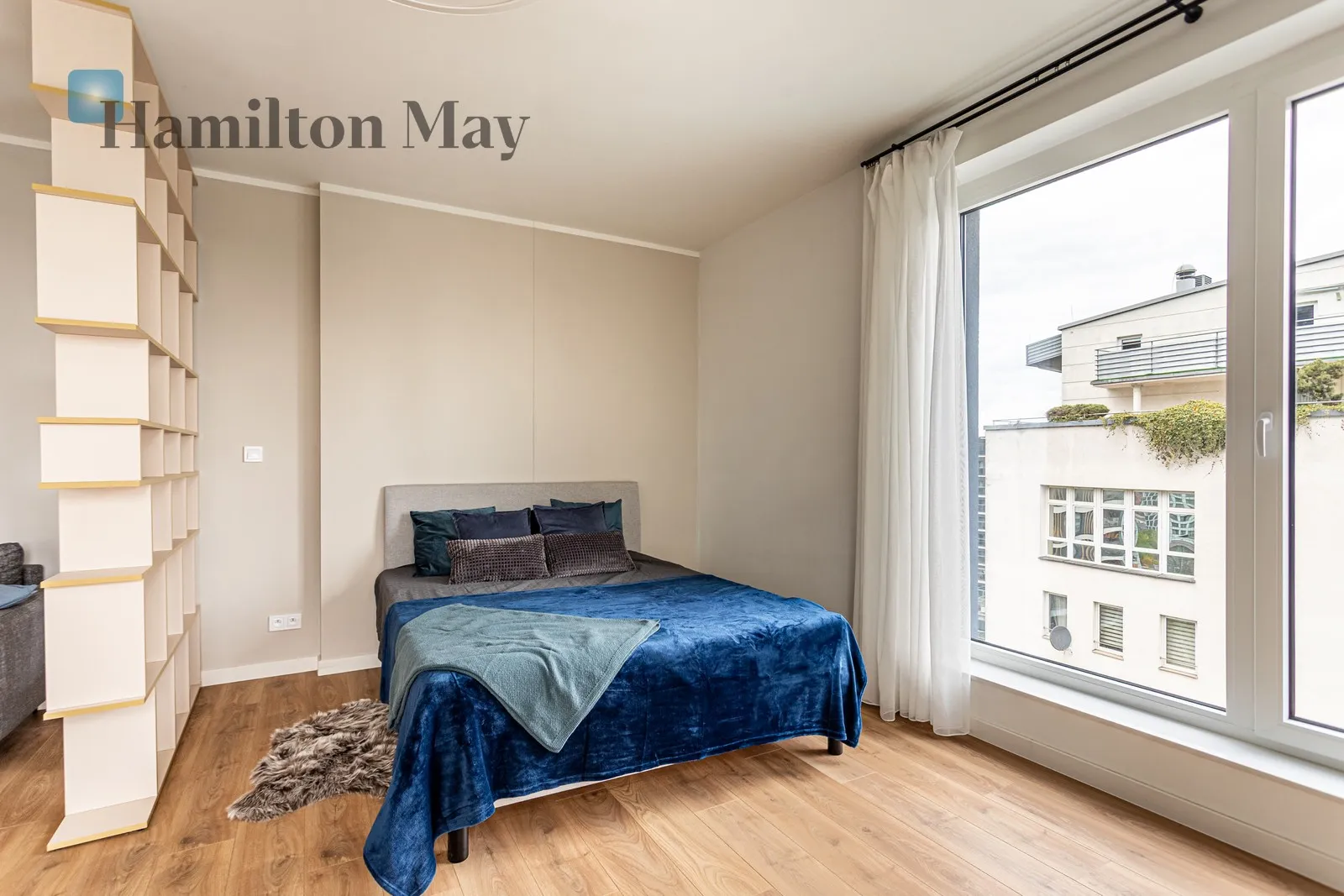 Studio | 39.62 m2 | Close to the Center | High floor in Unique Tower - slider