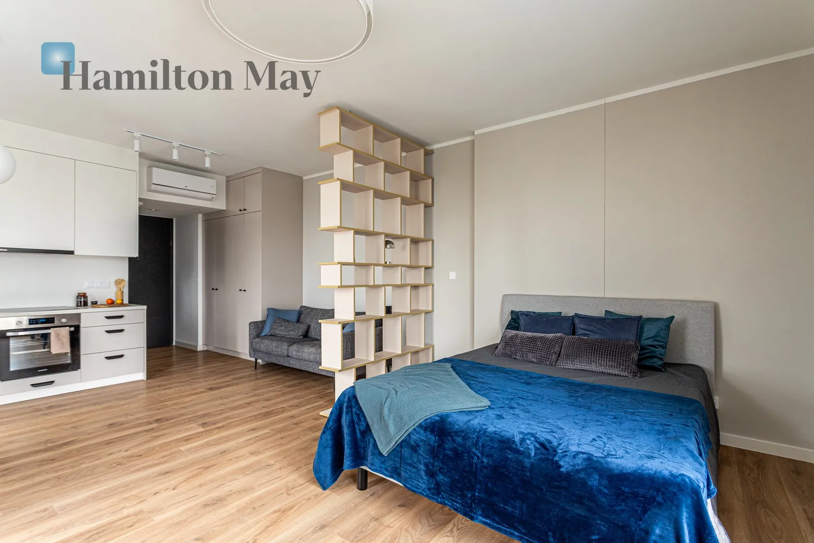 Studio | 39.62 m2 | Close to the Center | High floor in Unique Tower - slider