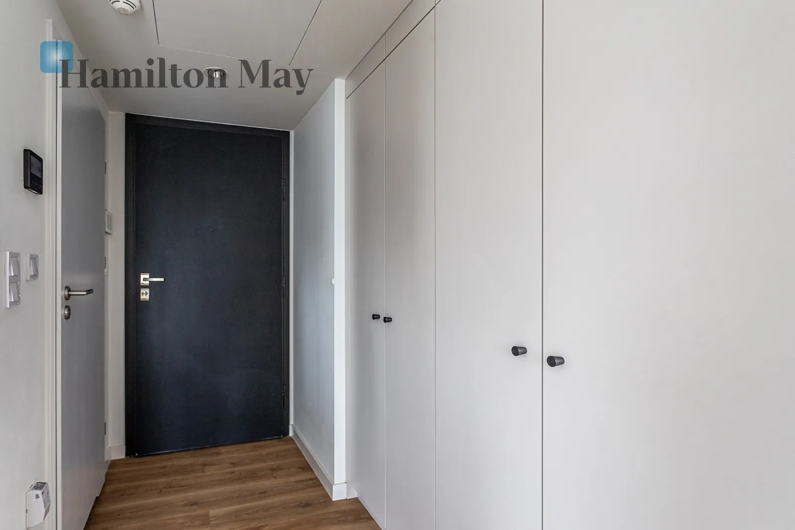 Studio | 39.62 m2 | Close to the Center | High floor in Unique Tower - slider