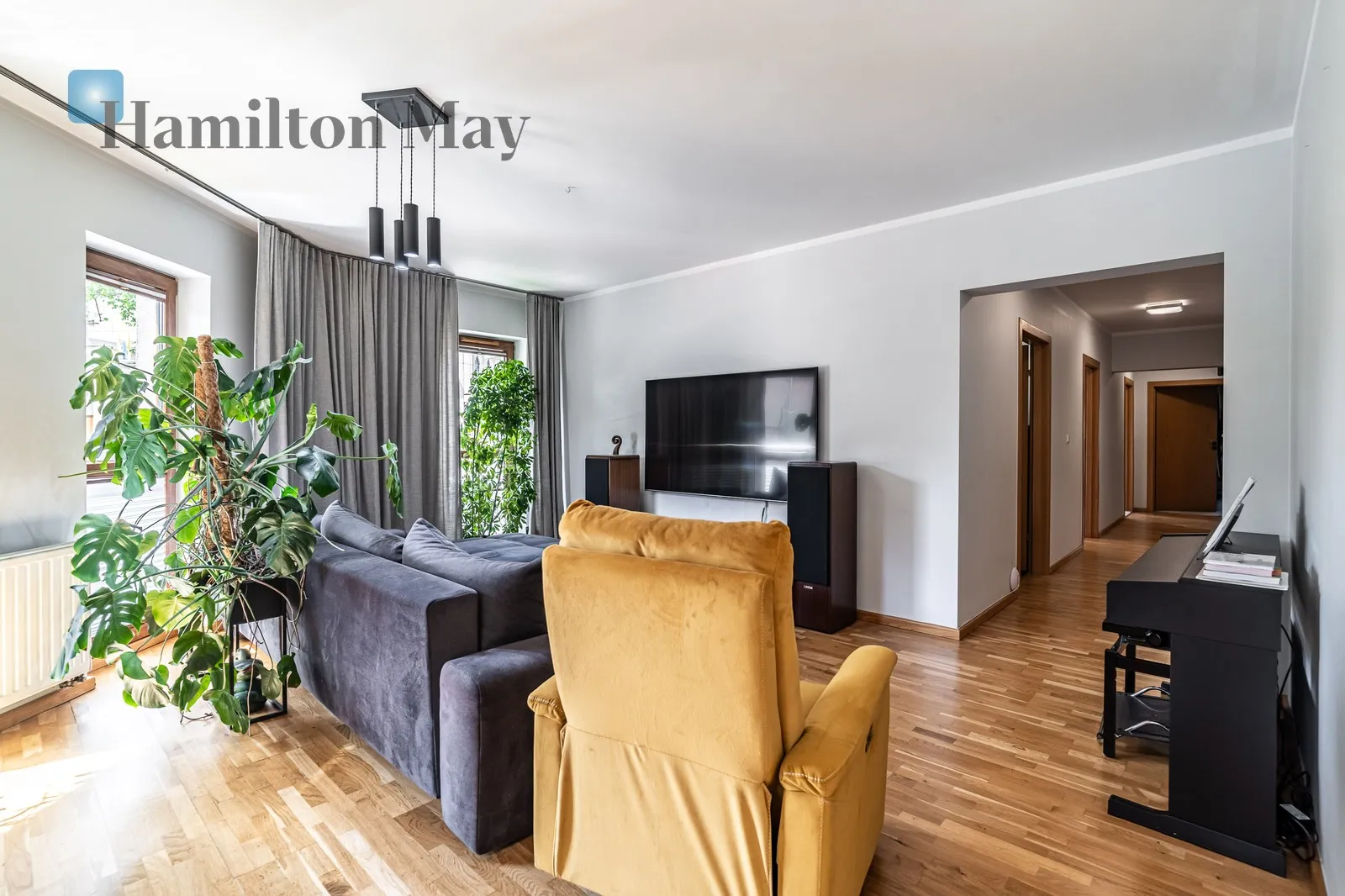 Region: Dębniki Distance to centre: 1.47 km Level: 1 Price: 6700 PLN Bedrooms: 4 Bathrooms: 2 Size: 164m2 Price/m2: 41 PLN - slider