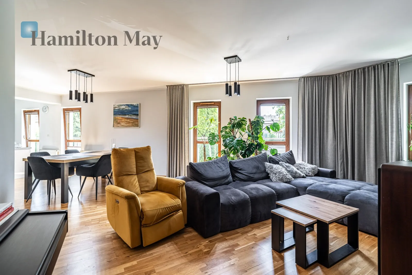 Street: Kazimierza Pułaskiego Region: Dębniki Distance to centre: 1.47 km Level: 1 Price: 6700 PLN Bedrooms: 4 Bathrooms: 2 Size: 164m2 - slider