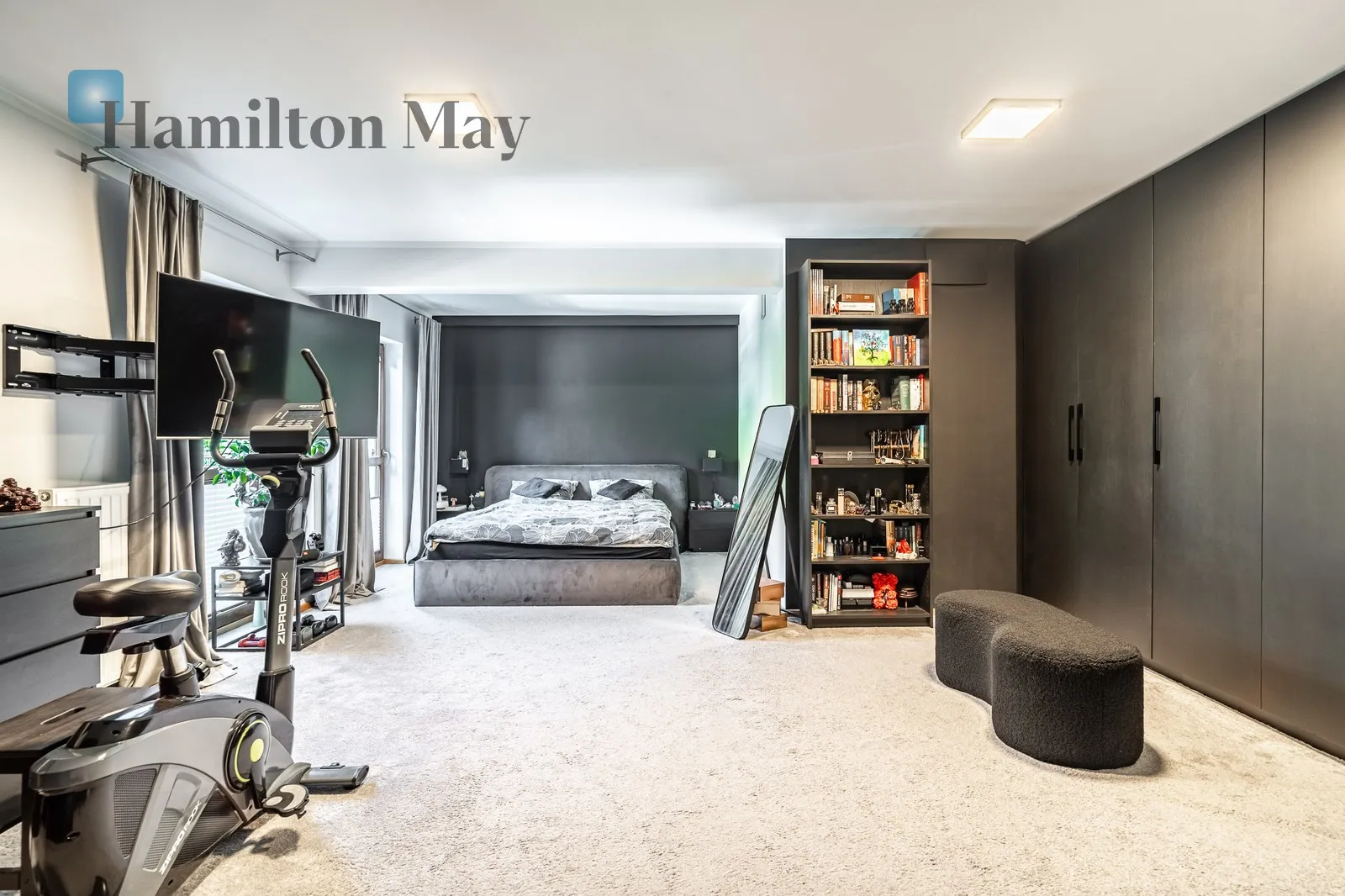 Distance to centre: 1.47 km Level: 1 Price: 6700 PLN Bedrooms: 4 Bathrooms: 2 - slider