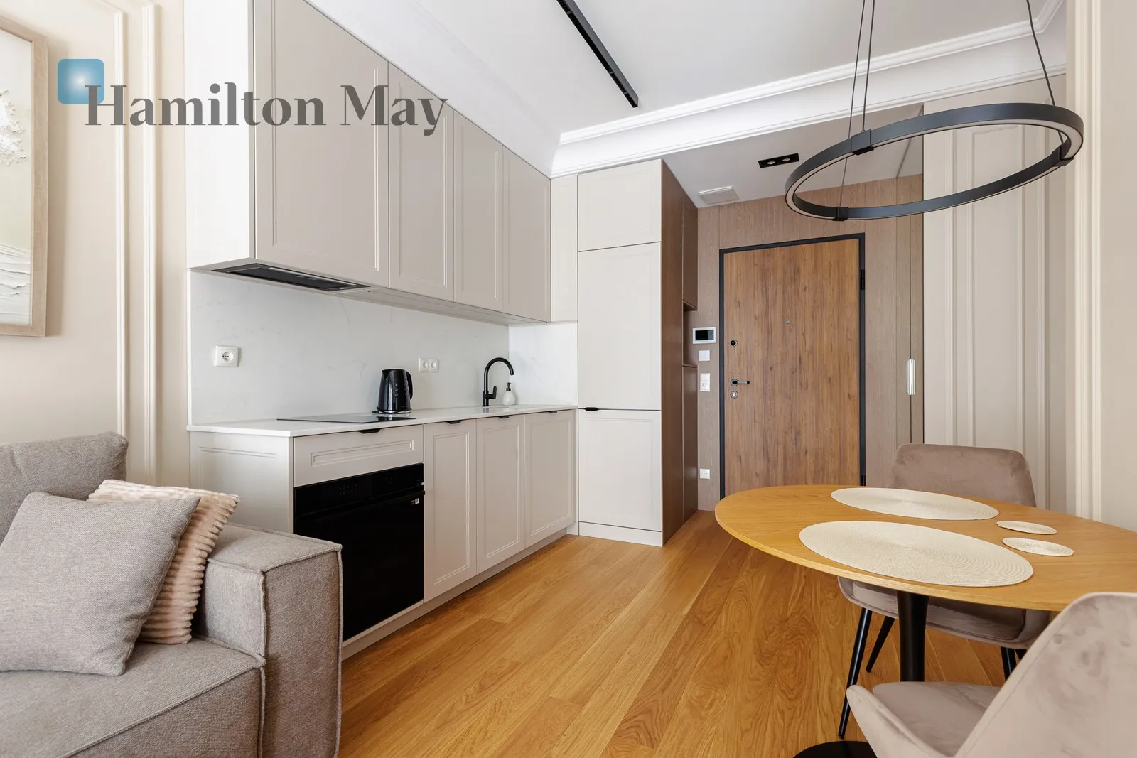 City: Warszawa Street: Redutowa Region: Wola Subregion: Ulrychów Distance to centre: 4.86 km Level: 3 Price: 3500 PLN Bedrooms: 1 Bathrooms: 1 - slider