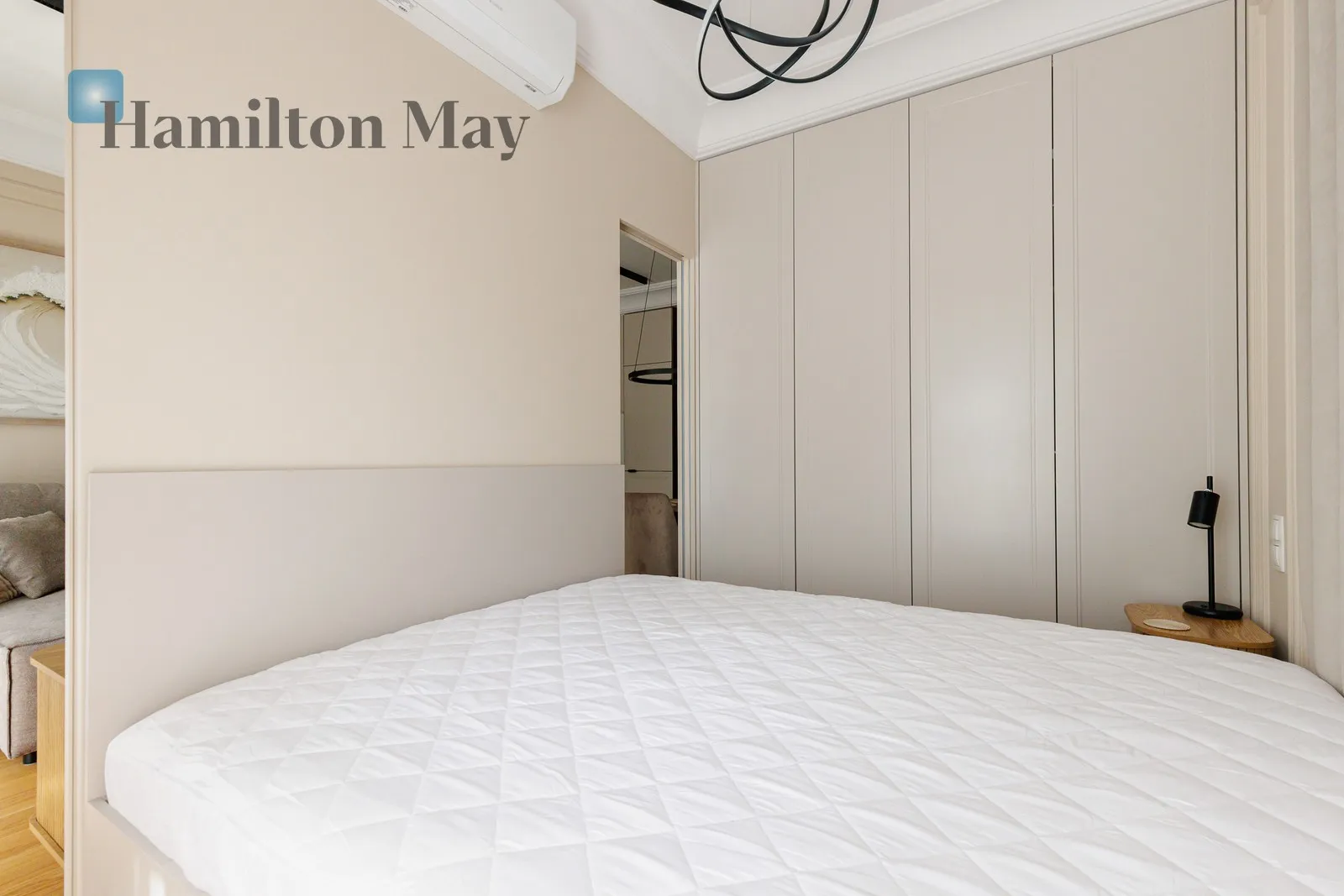 City: Warszawa Street: Redutowa Region: Wola Subregion: Ulrychów Distance to centre: 4.86 km Level: 3 Price: 3500 PLN Bedrooms: 1 - slider