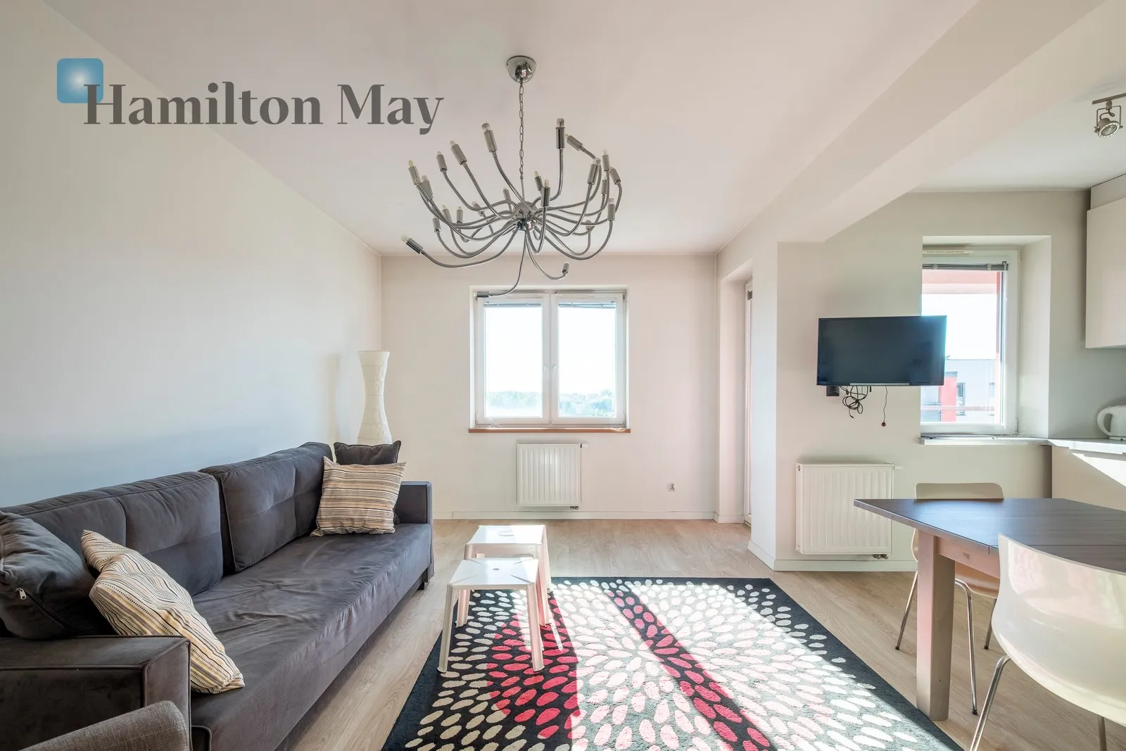 Spacious and bright apartment with a balcony in a green part of Krakow for sale – Zdunów Street - slider