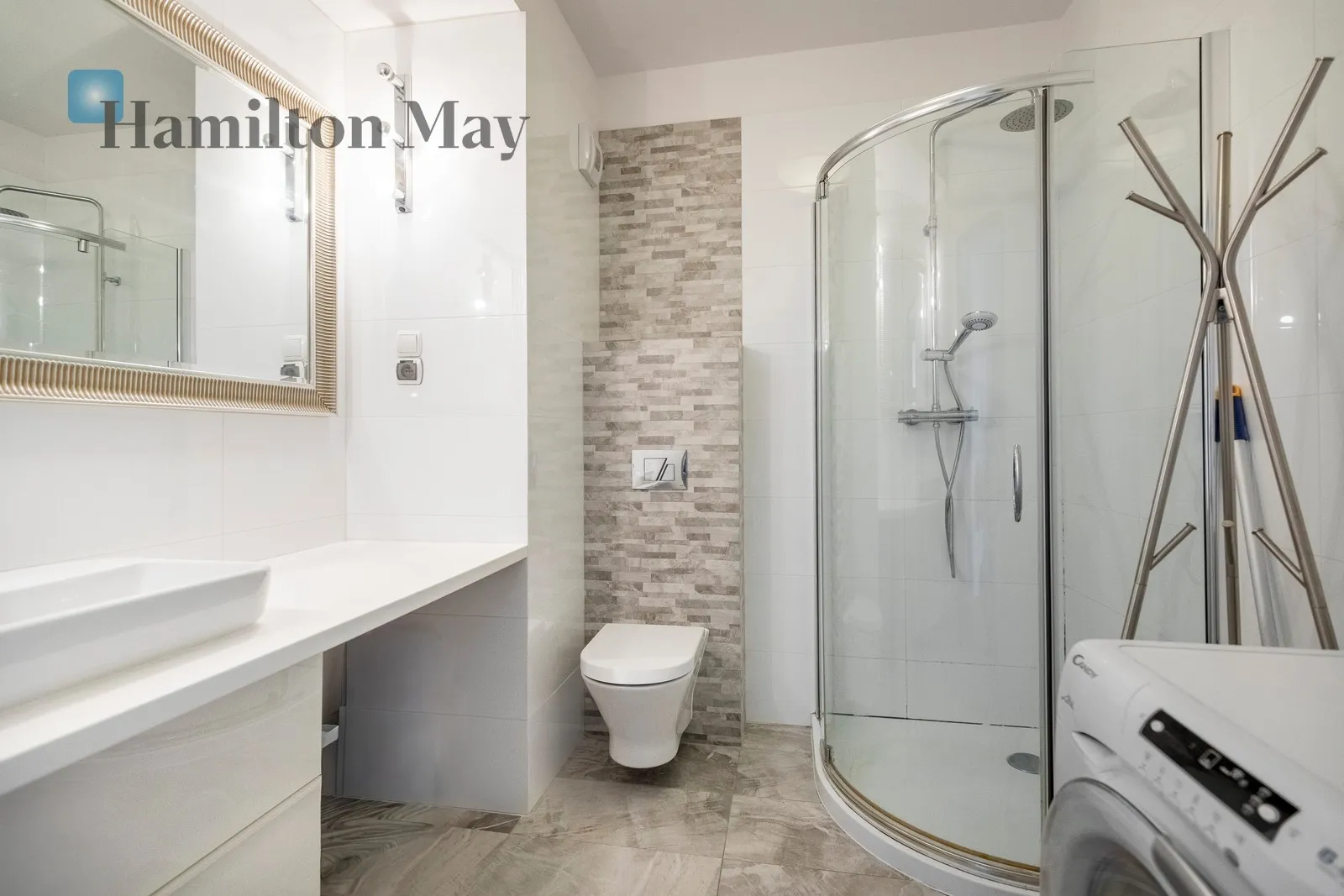 Spacious and bright apartment with a balcony in a green part of Krakow for sale – Zdunów Street - slider