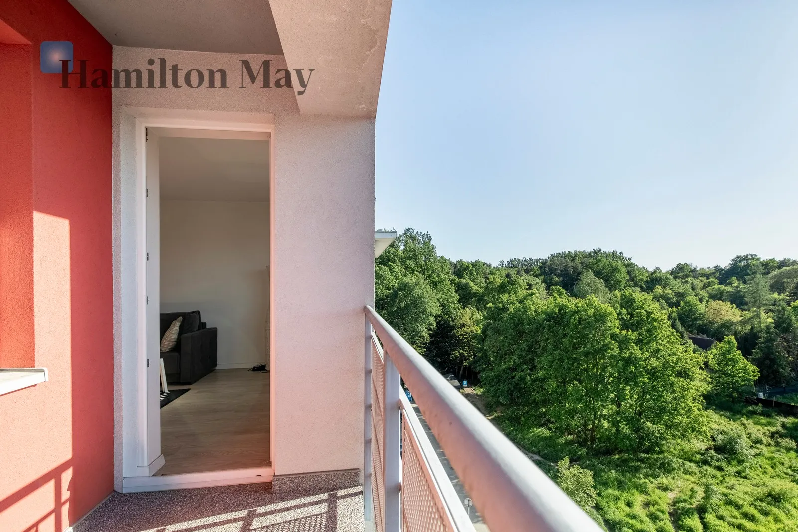 Spacious and bright apartment with a balcony in a green part of Krakow for sale – Zdunów Street - slider