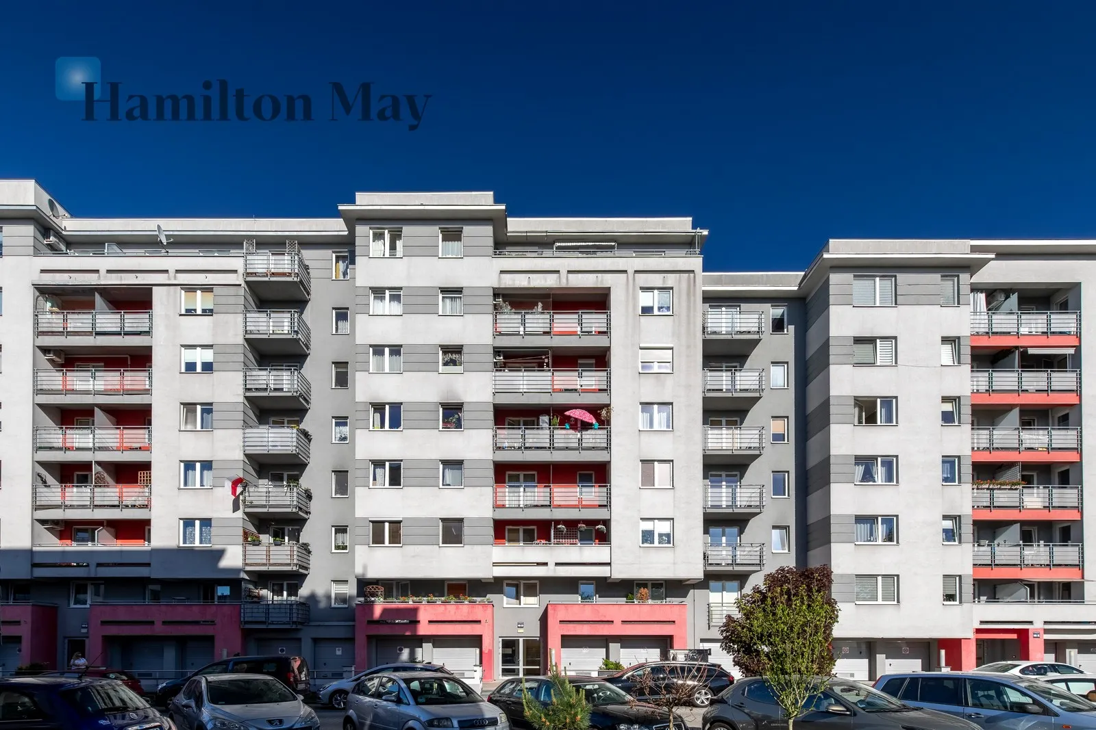 Spacious and bright apartment with a balcony in a green part of Krakow for sale – Zdunów Street - slider