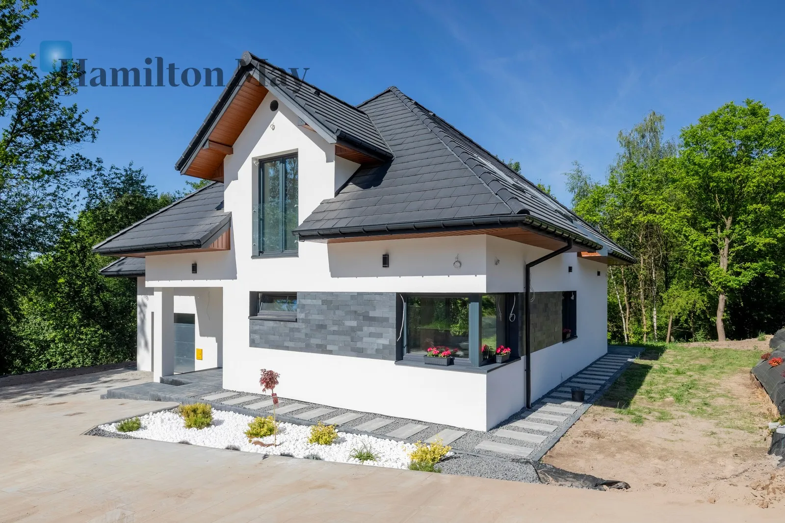 Modern premium house by the forest | 200 m² | 15 ares | energy-efficient | private forest - slider