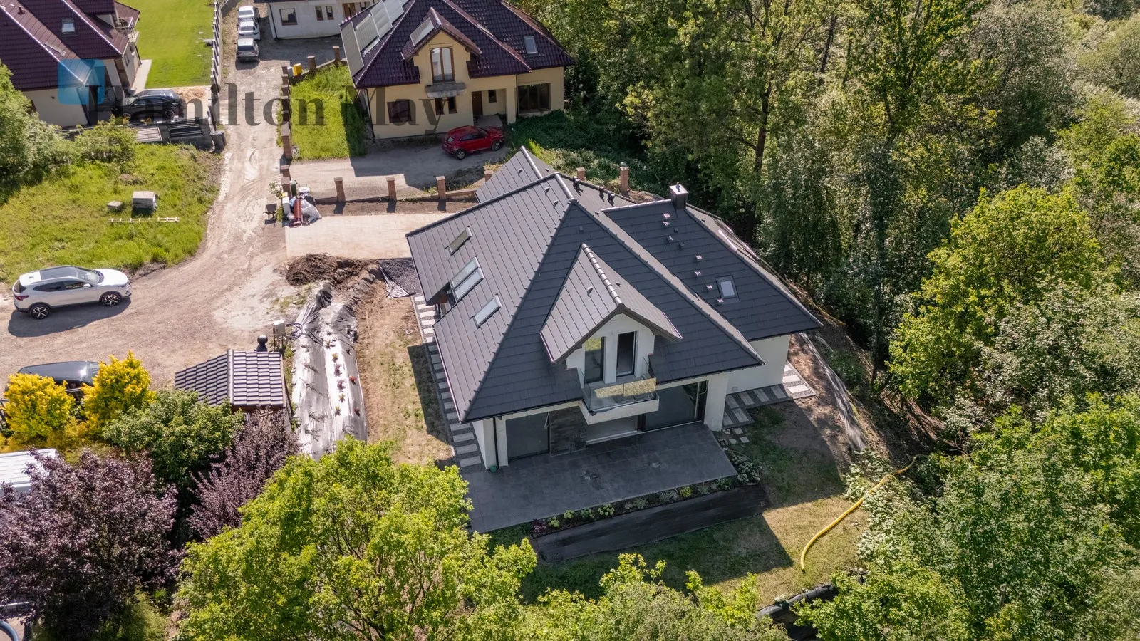 Modern premium house by the forest | 200 m² | 15 ares | energy-efficient | private forest - slider