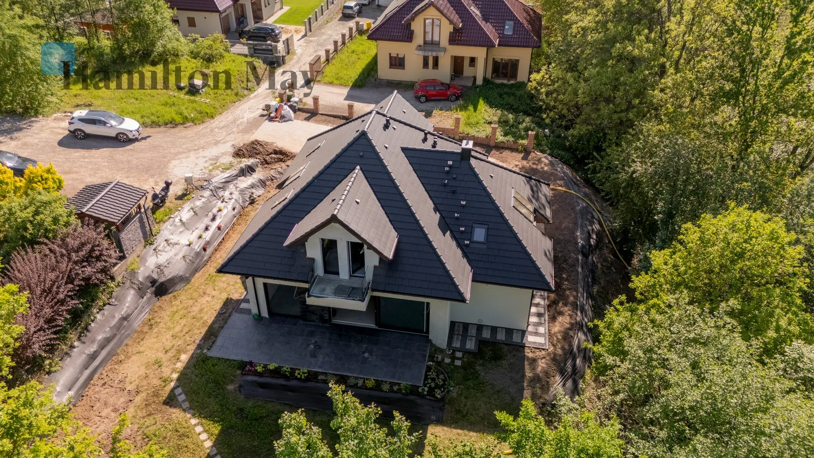 Modern premium house by the forest | 200 m² | 15 ares | energy-efficient | private forest - slider
