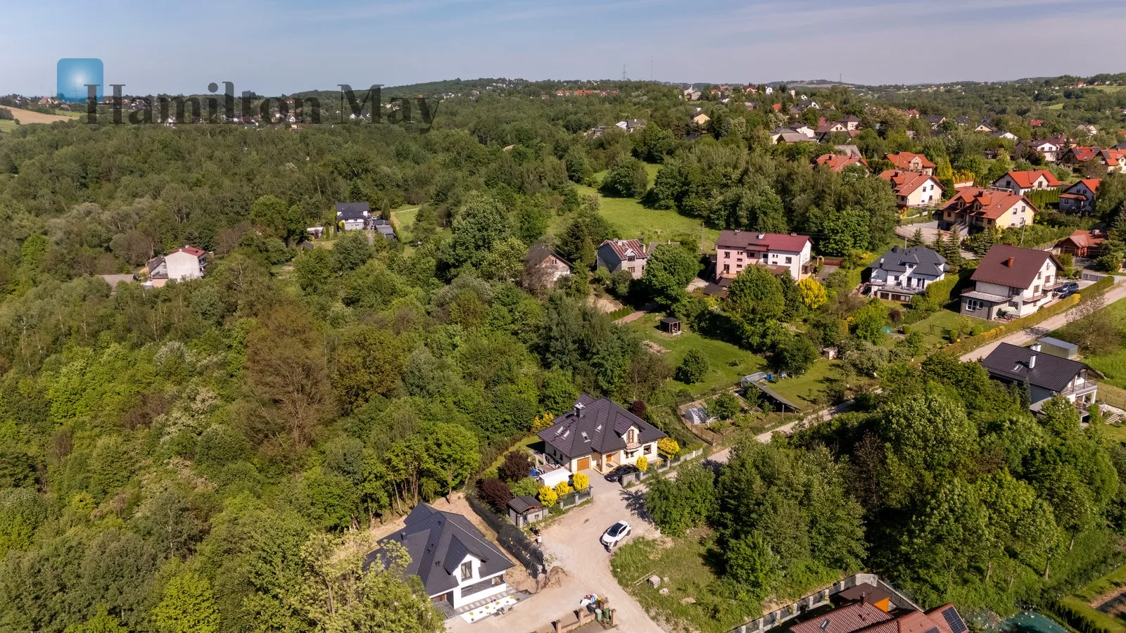 Modern premium house by the forest | 200 m² | 15 ares | energy-efficient | private forest - slider