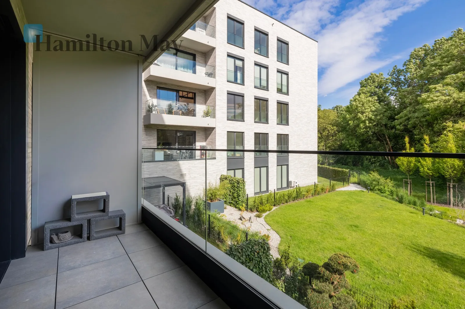 Bright and modern 4-room apartment at Tauron Arena Wieczysta - slider