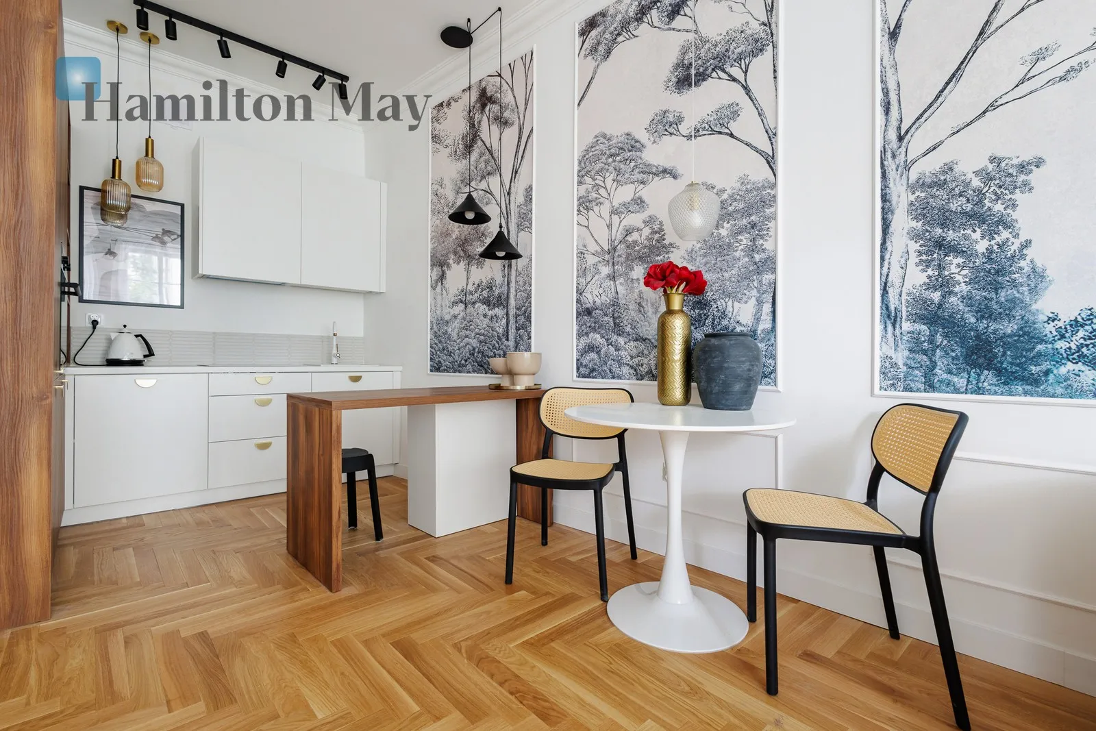 Street: Freta Region: Śródmieście Subregion: Nowe Miasto Distance to centre: 2.37 km Level: 1 Price: 5500 PLN Bedrooms: 1 Bathrooms: 1 Size: 49m2 - slider
