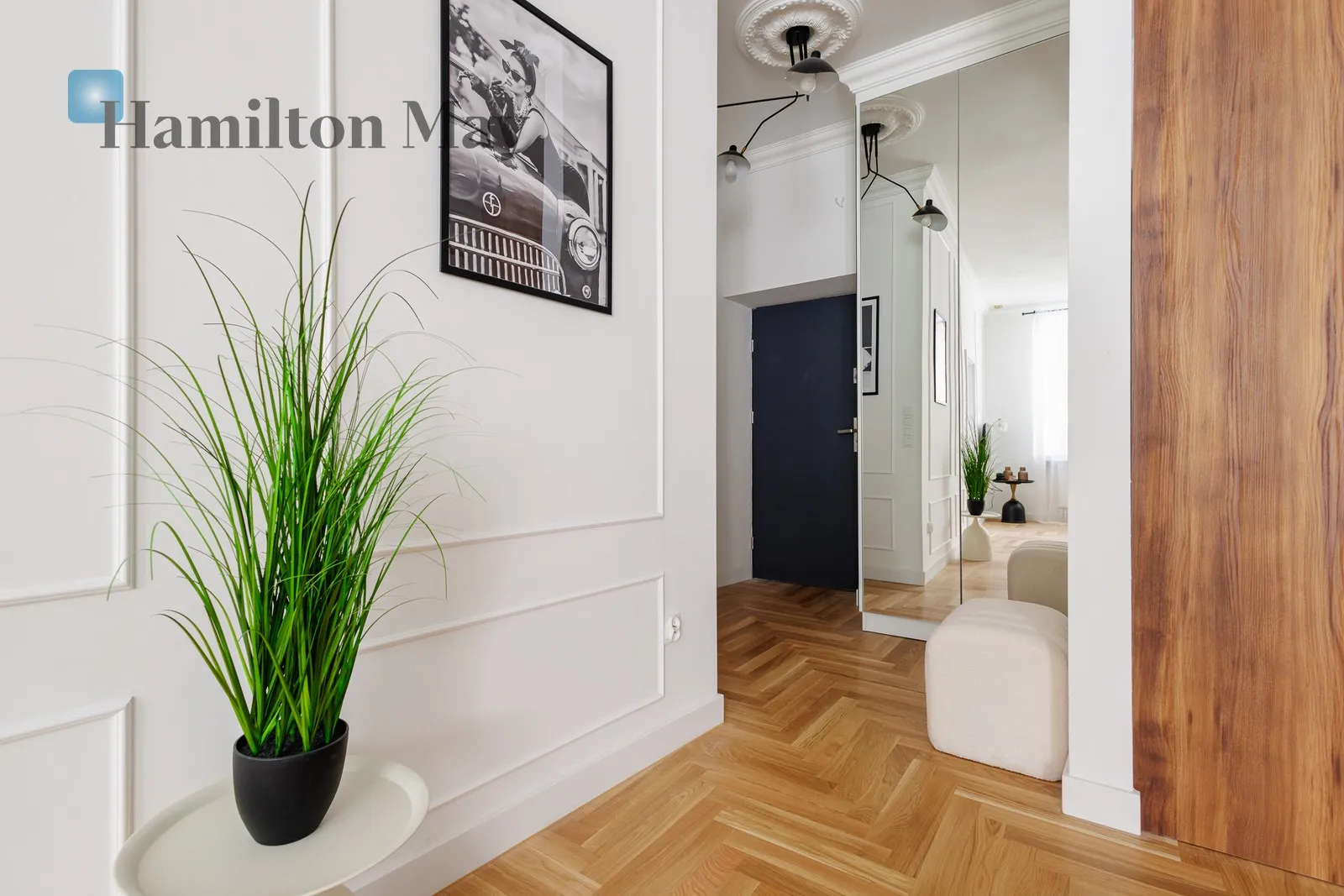 Street: Freta Region: Śródmieście Subregion: Nowe Miasto Distance to centre: 2.37 km Level: 1 Price: 5500 PLN Bedrooms: 1 - slider