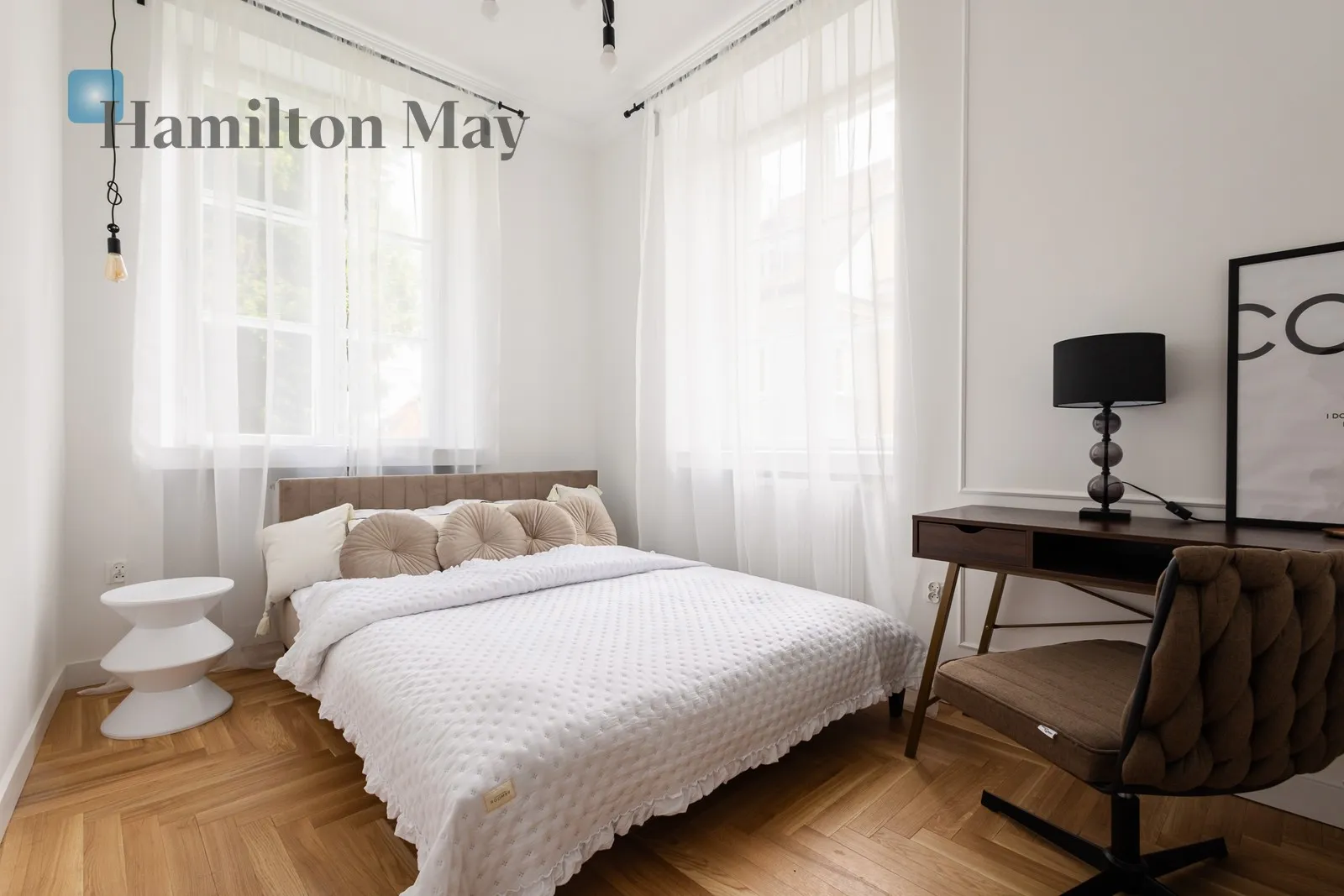 City: Warszawa Street: Freta Region: Śródmieście Subregion: Nowe Miasto Distance to centre: 2.37 km Level: 1 Price: 5500 PLN Bedrooms: 1 - slider