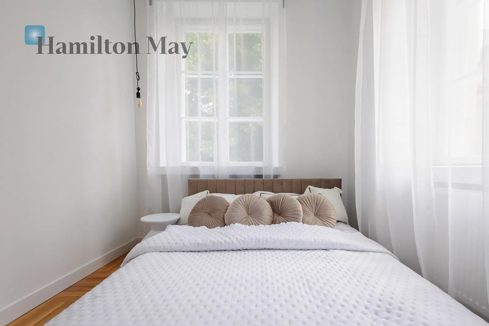 Region: Śródmieście Subregion: Nowe Miasto Distance to centre: 2.37 km Level: 1 Price: 5500 PLN Bedrooms: 1 Bathrooms: 1 Size: 49m2 - slider