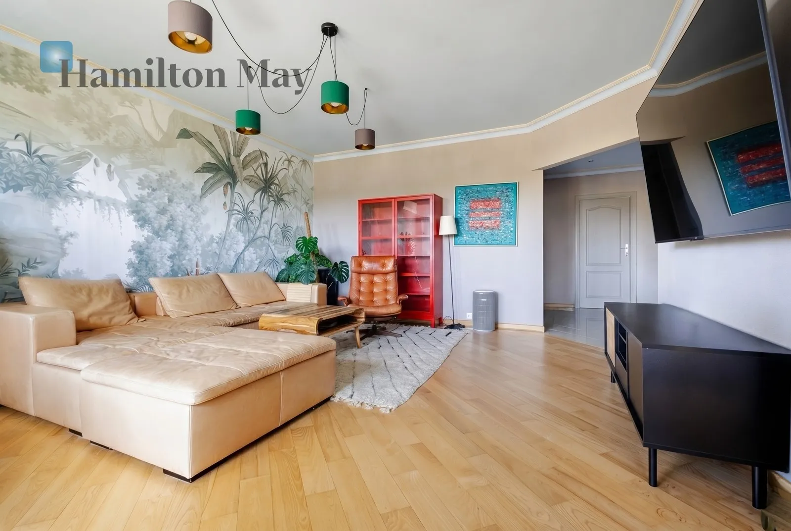 Street: Nowoursynowska Region: Ursynów Subregion: Ursynów Centrum Distance to centre: 9.09 km Level: 3 Price: 1400000 PLN Bedrooms: 2 Bathrooms: 1 Size: 82m2 Price/m2: 17073 PLN - slider