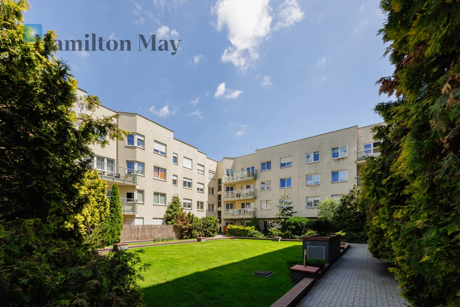 Street: Nowoursynowska Region: Ursynów Subregion: Ursynów Centrum Distance to centre: 9.09 km Level: 3 Price: 1400000 PLN - slider