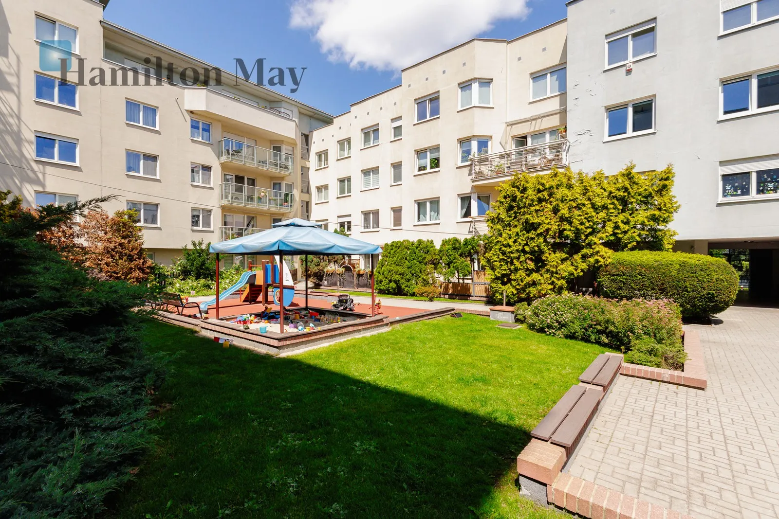 Region: Ursynów Subregion: Ursynów Centrum Distance to centre: 9.09 km Level: 3 Price: 1400000 PLN Bedrooms: 2 - slider