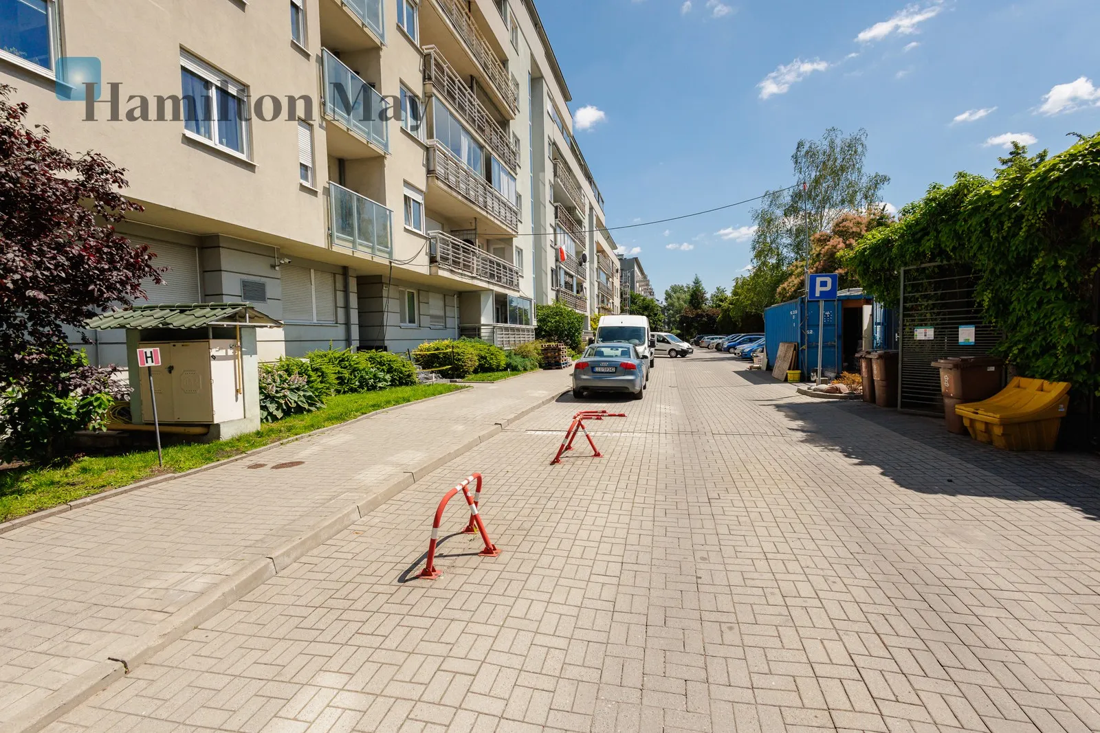 Street: Nowoursynowska Region: Ursynów Subregion: Ursynów Centrum Distance to centre: 9.09 km Level: 3 - slider