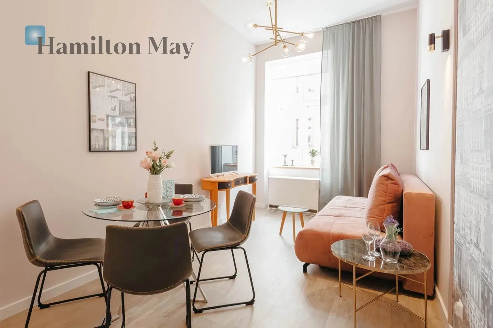 City: Kraków Street: Jana Kochanowskiego Region: Stare Miasto Distance to centre: 1.02 km Level: 1 Price: 1090000 PLN Bedrooms: 2 Bathrooms: 1 Size: 53m2 - slider