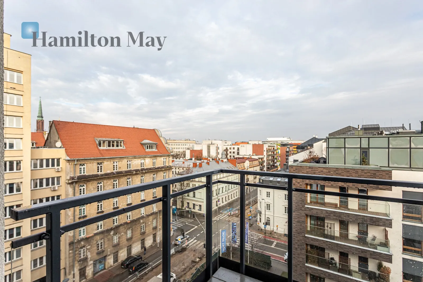 Елегантна квартира з балконом та гаражем у Празі - slider