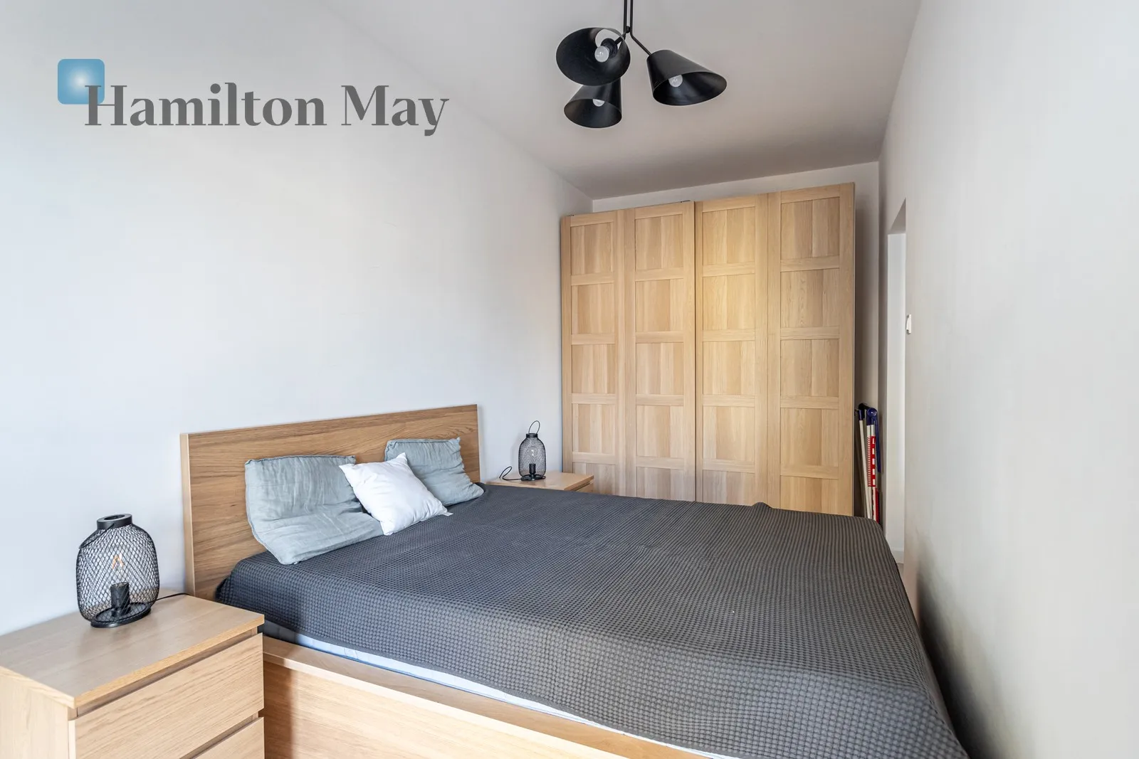 Сучасна двокімнатна квартира в Празі - slider