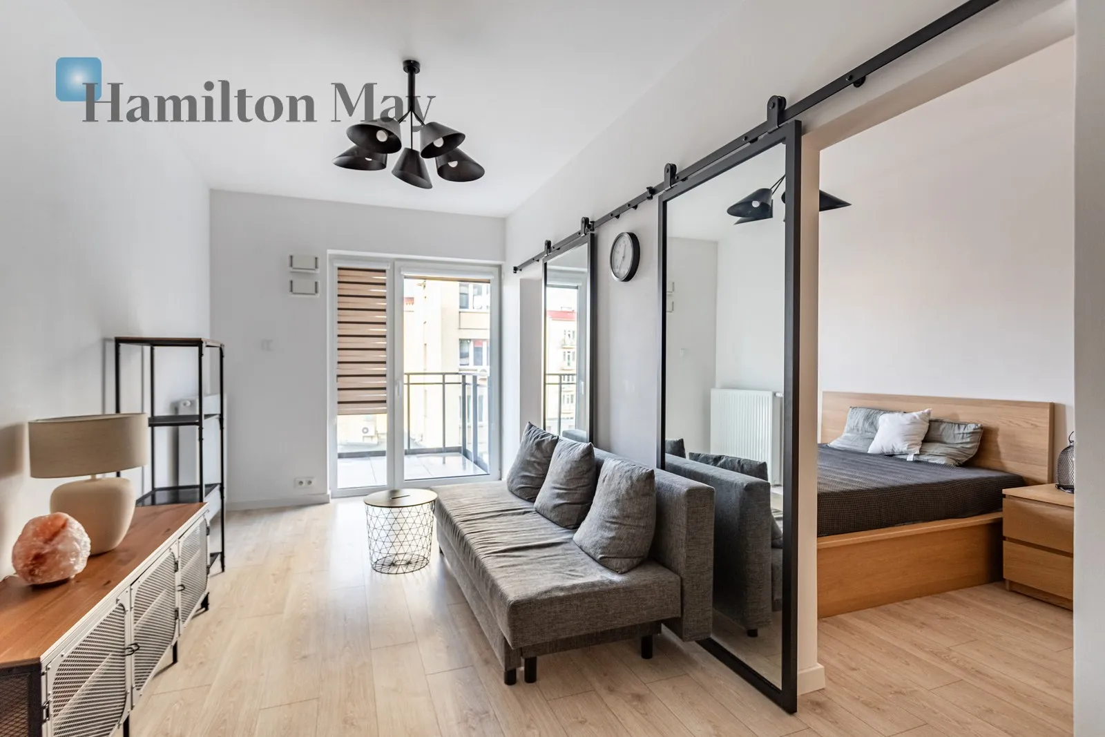 Сучасна двокімнатна квартира в Празі - slider