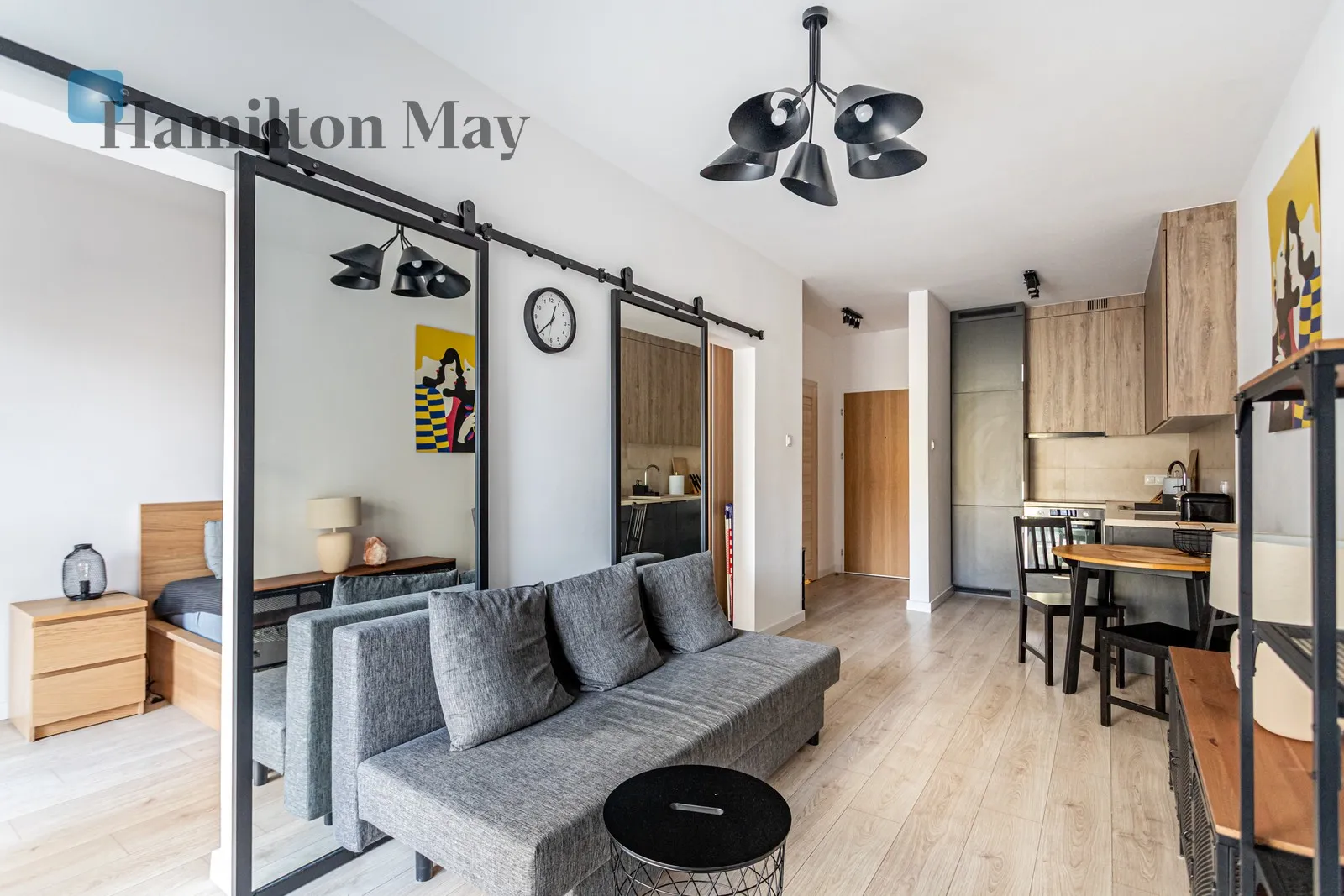 Сучасна двокімнатна квартира в Празі - slider