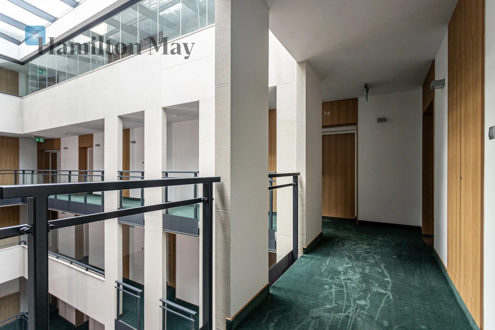 Сучасна двокімнатна квартира в Празі - slider