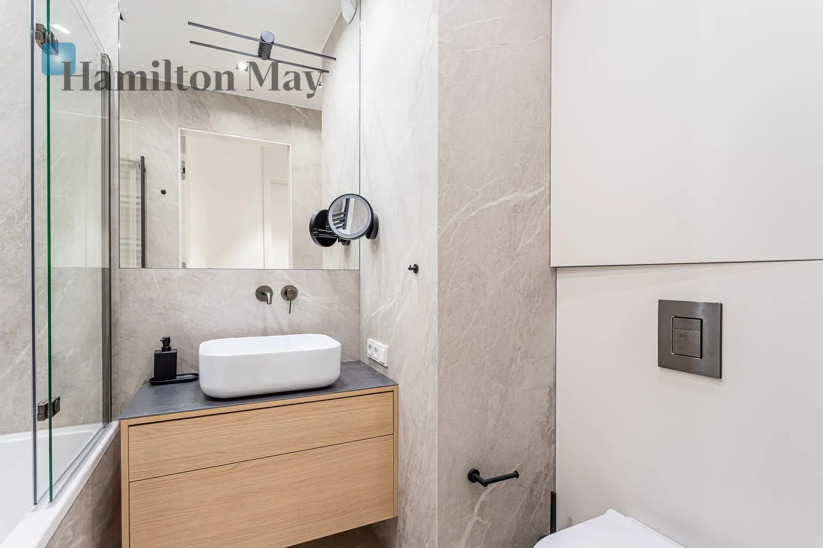 Distance to centre: 1.32 km Level: 14 Price: 11000 PLN Bedrooms: 2 Bathrooms: 2 Size: 68m2 Price/m2: 162 PLN - slider