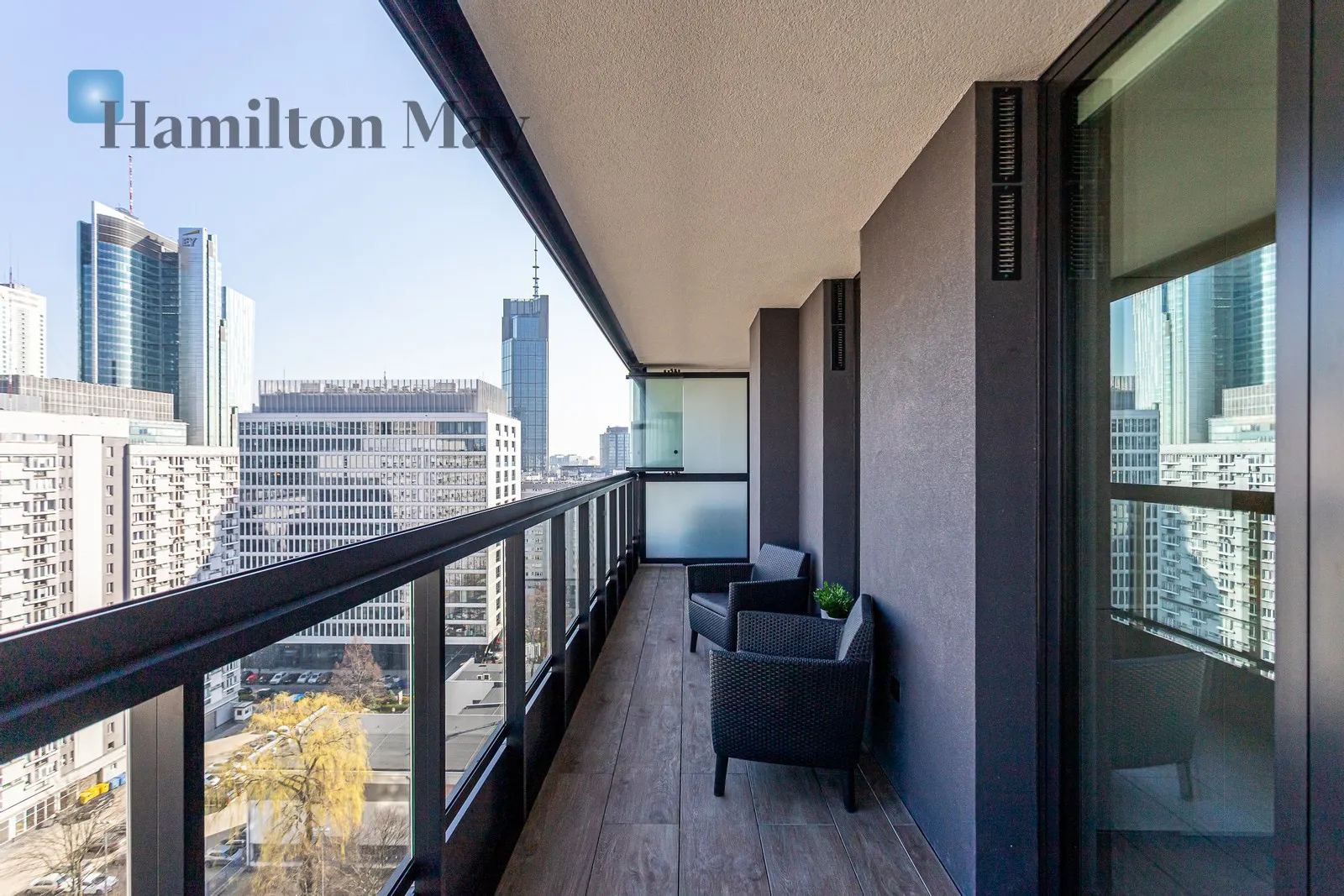 City: Warszawa Street: Grzybowska Region: Wola Subregion: Mirów Distance to centre: 1.32 km Level: 14 - slider