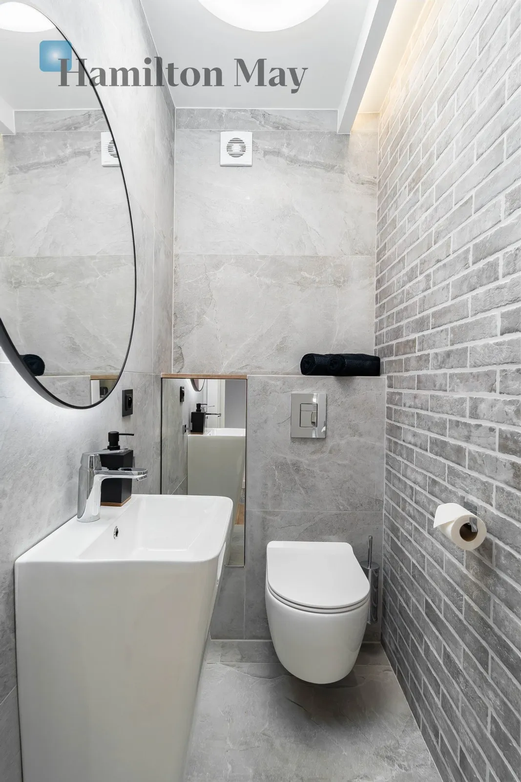 Distance to centre: 2.95 km Level: 1 Price: 4200 PLN Bedrooms: 2 - slider